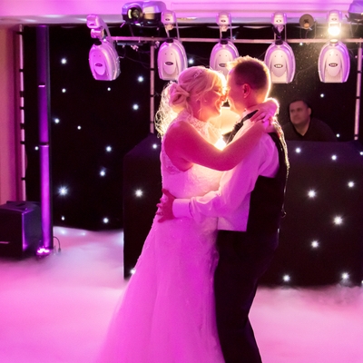 Discover the perfect entertainer for your wedding day