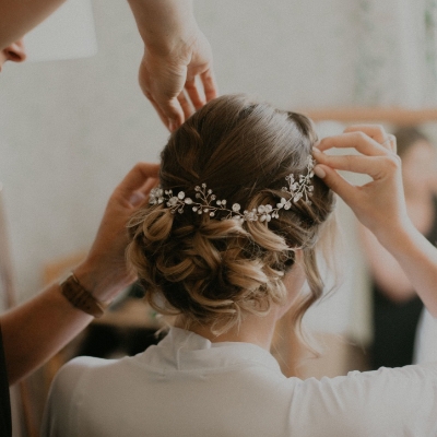 Check out these top hair trends to wow your wedding guests