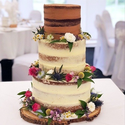 Create the perfect wedding cake with Lauren Henson Bespoke Cakes