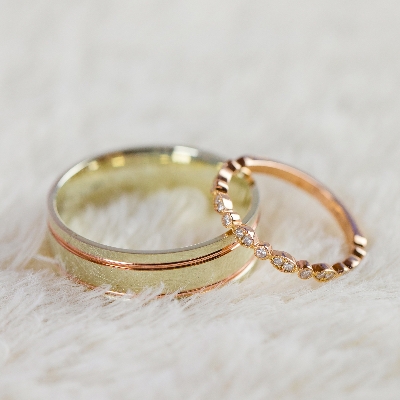 Discover what wedding rings are currently on trend
