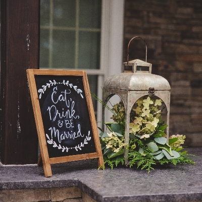 Expert tips for creating a unique wedding menu