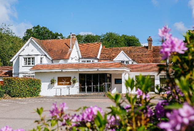 Discover this Hertfordshire wedding venue Aubrey Park Hotel: Image 1