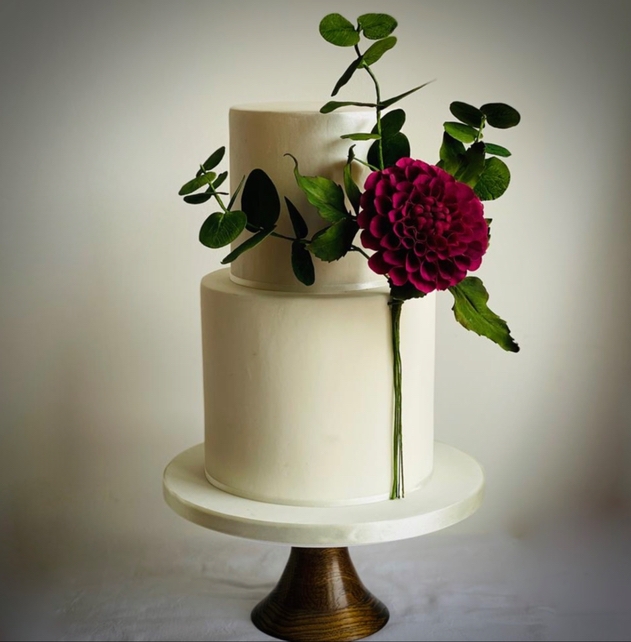 Hertfordshire wedding supplier shares top tips for cakes on a budget: Image 1