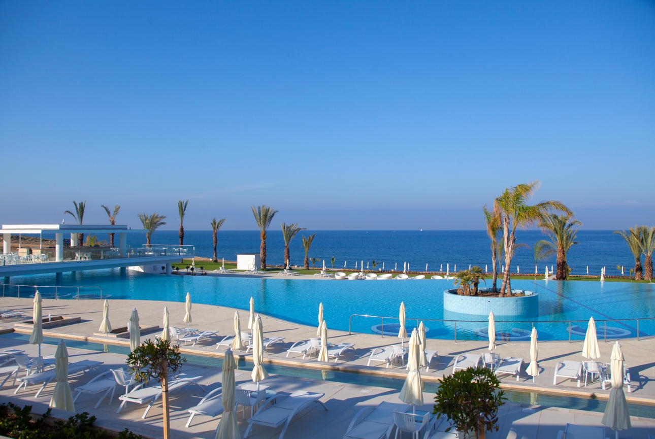 loungers pool close to sea