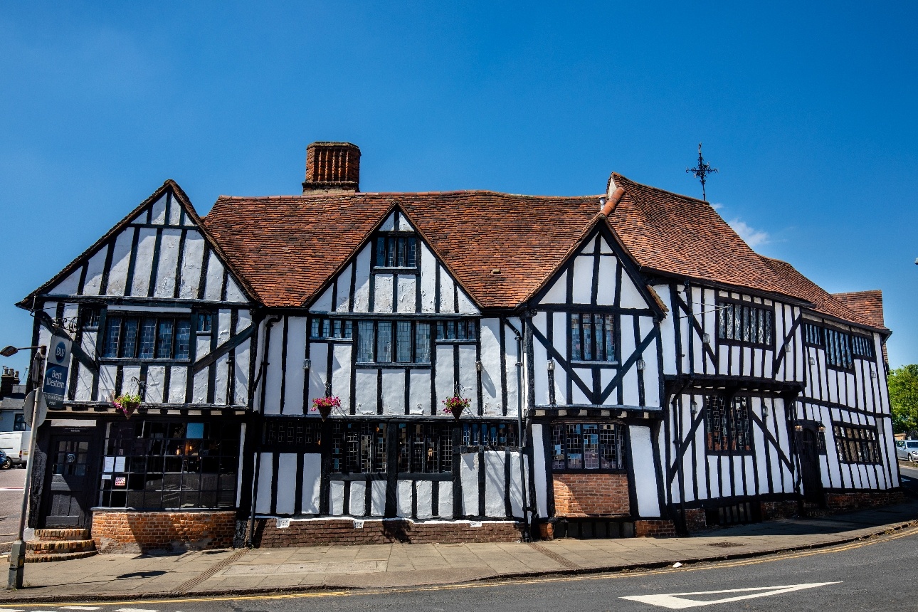 histori black and white front of pub on high street