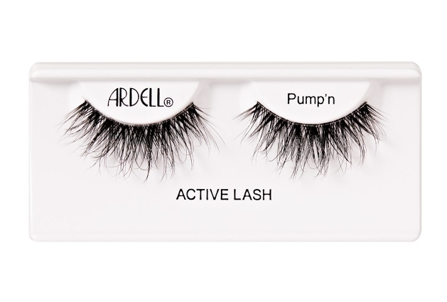 Pump'n eyelashes in white packaging.